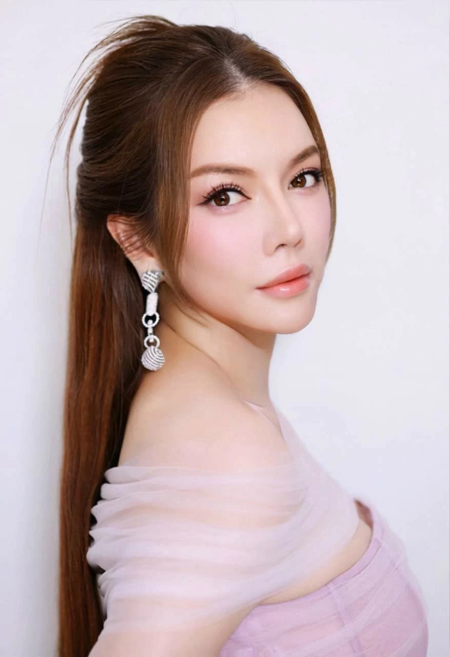 Gợi cảm như Lý Nhã Kỳ Gợi cảm như Lý Nhã Kỳ