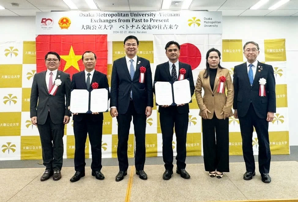 Lễ trao Bản ghi nhớ giữa UBND tỉnh Bắc Giang và Trường Đại học Osaka Metropolitan Nhật Bản Lễ trao Bản ghi nhớ giữa UBND tỉnh Bắc Giang và Trường Đại học Osaka Metropolitan Nhật Bản