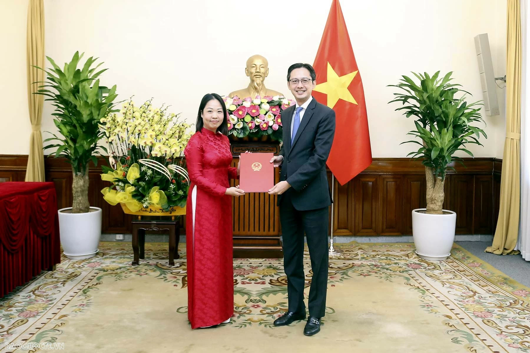 Bộ Ngoại giao trao quyết định bổ nhiệm Phó Vụ trưởng Vụ Đông Nam Á – Nam Á – Nam Thái Bình Dương Trao quyết định bổ nhiệm Phó Vụ trưởng Vụ Đông Nam Á – Nam Á – Nam Thái Bình Dương