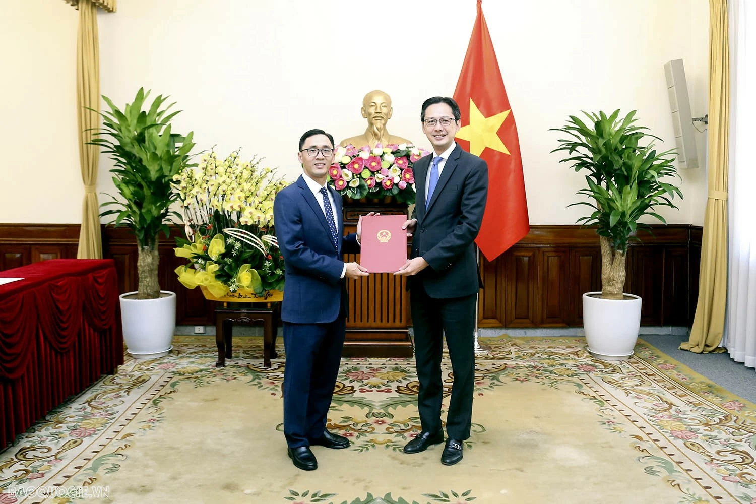 Bộ Ngoại giao trao quyết định bổ nhiệm Phó Vụ trưởng Vụ Đông Nam Á – Nam Á – Nam Thái Bình Dương Trao quyết định bổ nhiệm Phó Vụ trưởng Vụ Đông Nam Á – Nam Á – Nam Thái Bình Dương