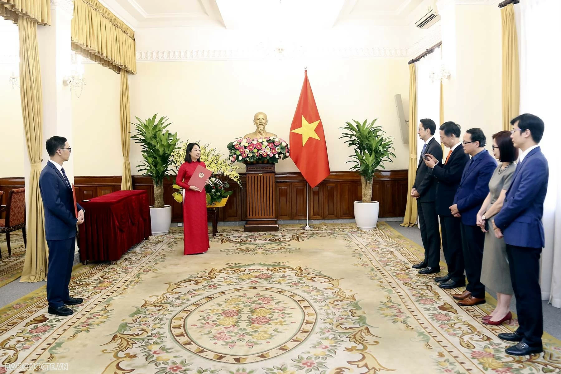 Bộ Ngoại giao trao quyết định bổ nhiệm Phó Vụ trưởng Vụ Đông Nam Á – Nam Á – Nam Thái Bình Dương Trao quyết định bổ nhiệm Phó Vụ trưởng Vụ Đông Nam Á – Nam Á – Nam Thái Bình Dương