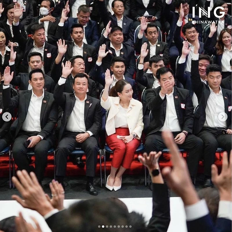 Ngoại giao thời trang: Thủ tướng trẻ của Thái Lan đang viết lại các quy tắc thời trang Ngoại giao thời trang: Thủ tướng trẻ của Thái Lan đang viết lại các quy tắc thời trang