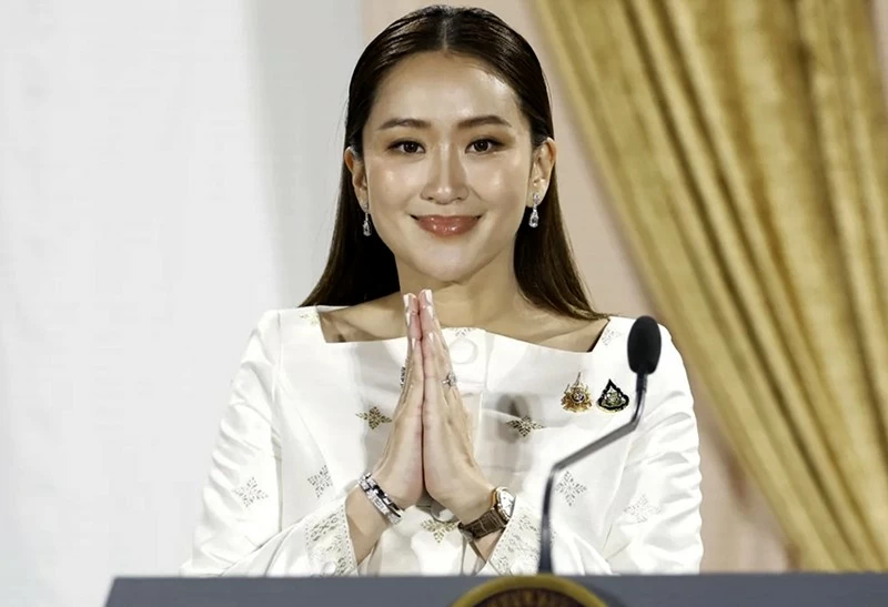 Ngoại giao thời trang: Thủ tướng trẻ của Thái Lan đang viết lại các quy tắc thời trang Ngoại giao thời trang: Thủ tướng trẻ của Thái Lan đang viết lại các quy tắc thời trang