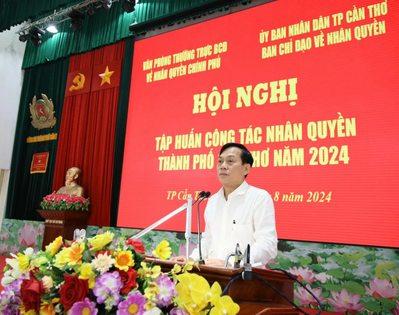 Cần Thơ tìm giải pháp tạo sự chuyển biến rõ nét trong công tác nhân quyền Cần Thơ tìm giải pháp tạo sự chuyển biến rõ nét trong công tác nhân quyền