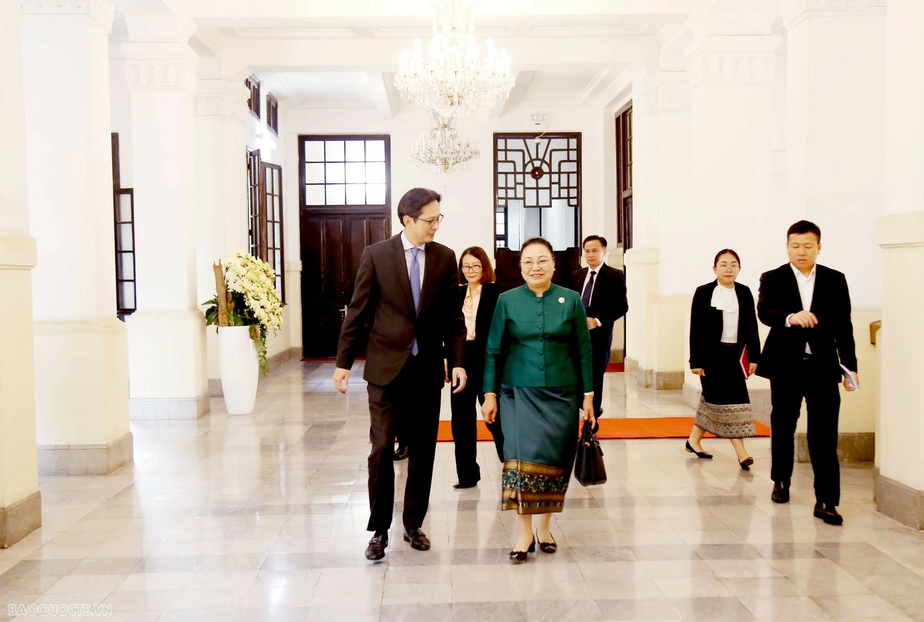 Đại sứ Lào Khamphao Ernthavanh chúc mừng 79 năm Quốc khánh Việt Nam Đại sứ Lào Khamphao Ernthavanh chúc mừng 79 năm Quốc khánh Việt Nam