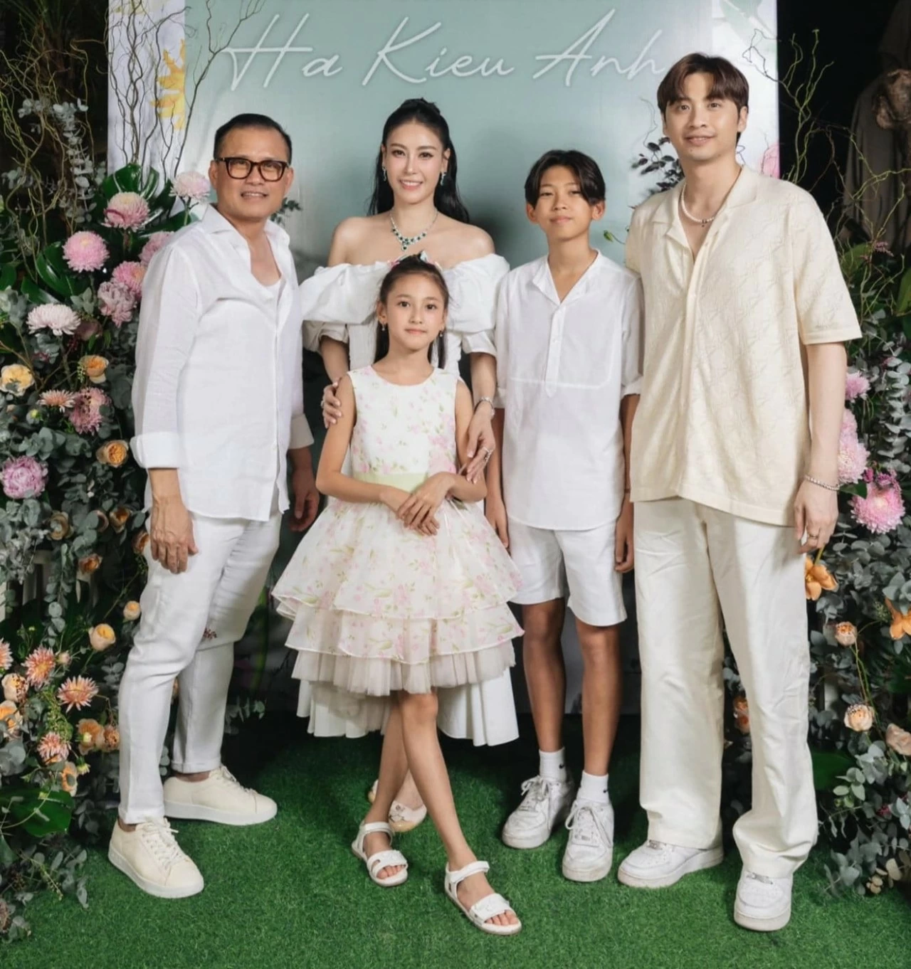 Hoa hậu Hà Kiều Anh Hoa hậu Hà Kiều Anh