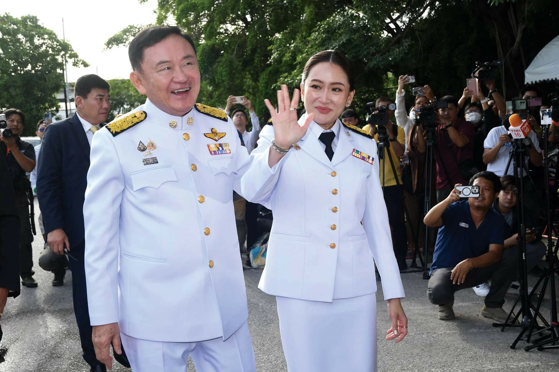 Tân Thủ tướng Paetongtarn Shinawatra và Cựu Thủ tướng Thaksin Shinawatra tại Bangkok, ngày 18/8. (Nguồn: Bangkok Post) Tân Thủ tướng Paetongtarn Shinawatra và Cựu Thủ tướng Thaksin Shinawatra tại Bangkok, ngày 18/8. (Nguồn: Bangkok Post)