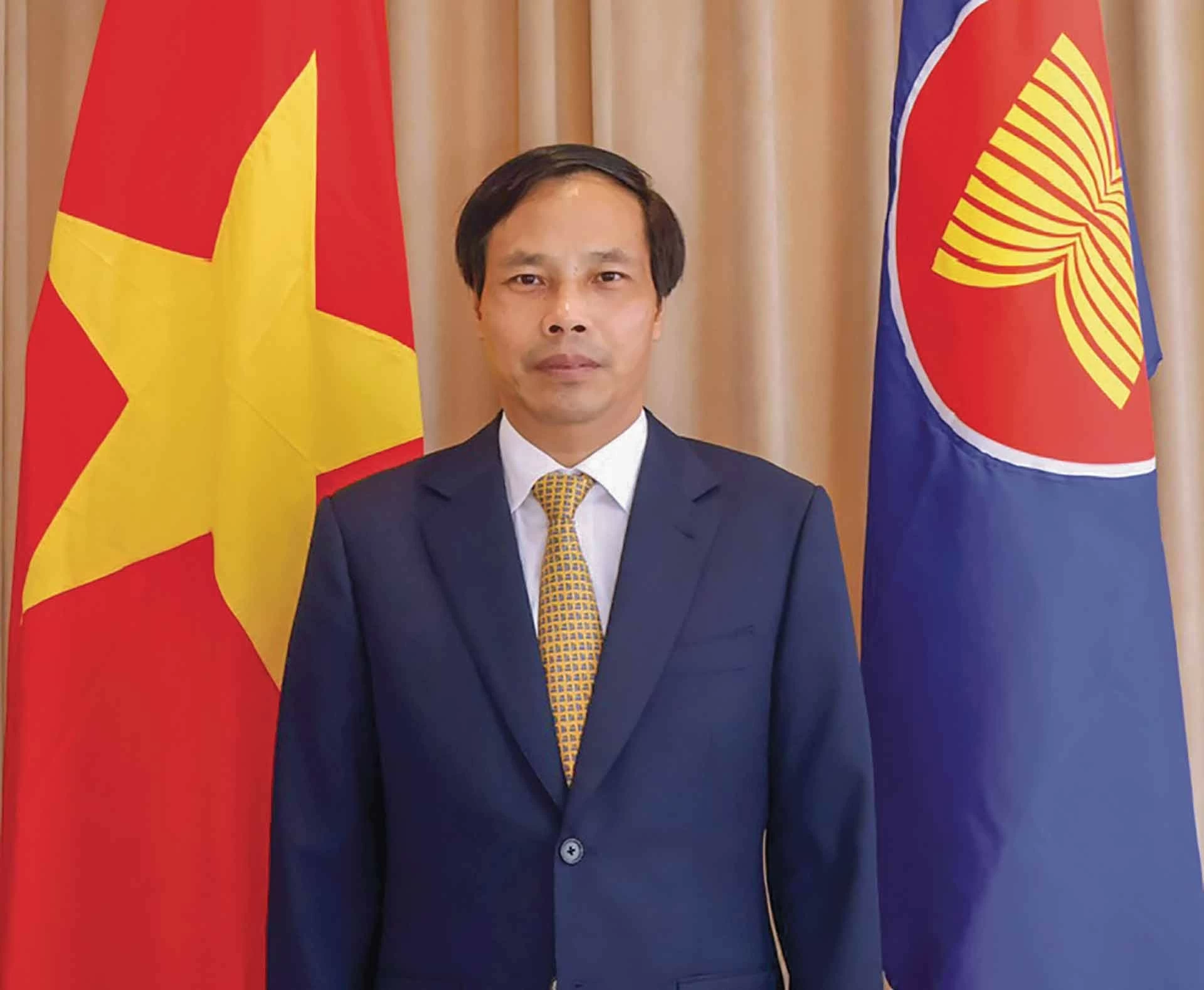 Đại sứ Việt Nam tại Qatar Nguyễn Huy Hiệp. Đại sứ Việt Nam tại Qatar Nguyễn Huy Hiệp.