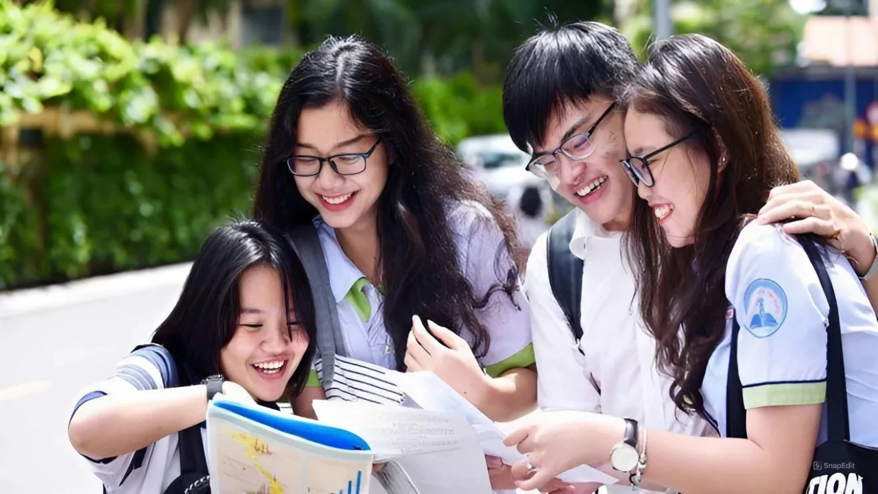 Điểm mới trong quy chế thi tốt nghiệp THPT từ năm 2025, thêm môn Tin học Điểm mới trong quy chế thi tốt nghiệp THPT từ năm 2025, thêm môn Tin học