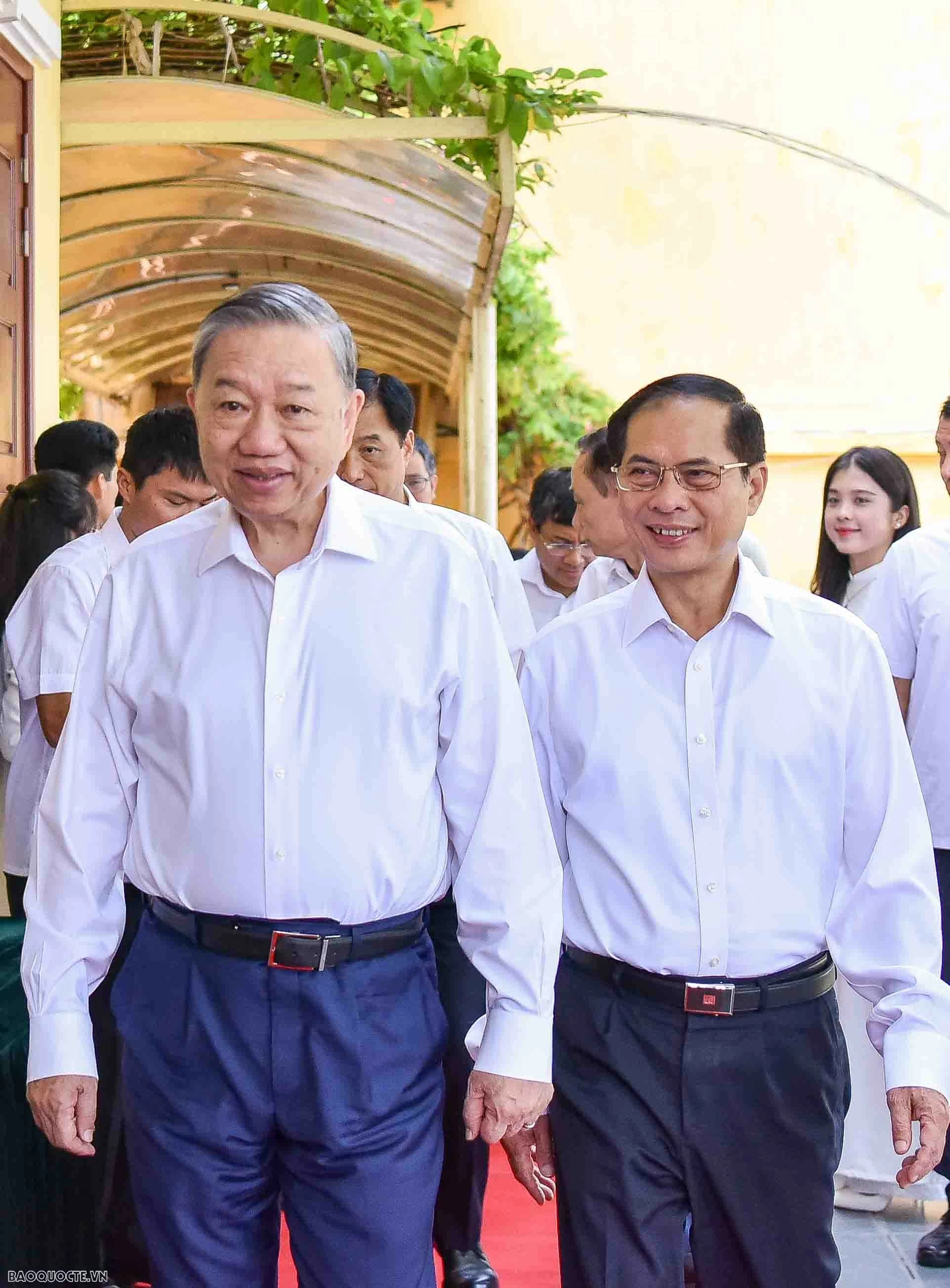 Tổng Bí thư, Chủ tịch nước: Ngoại giao Việt Nam phải vươn lên những tầm cao mới trong kỷ nguyên mới Tổng Bí thư, Chủ tịch nước: Ngoại giao Việt Nam phải vươn lên những tầm cao mới trong kỷ nguyên mới
