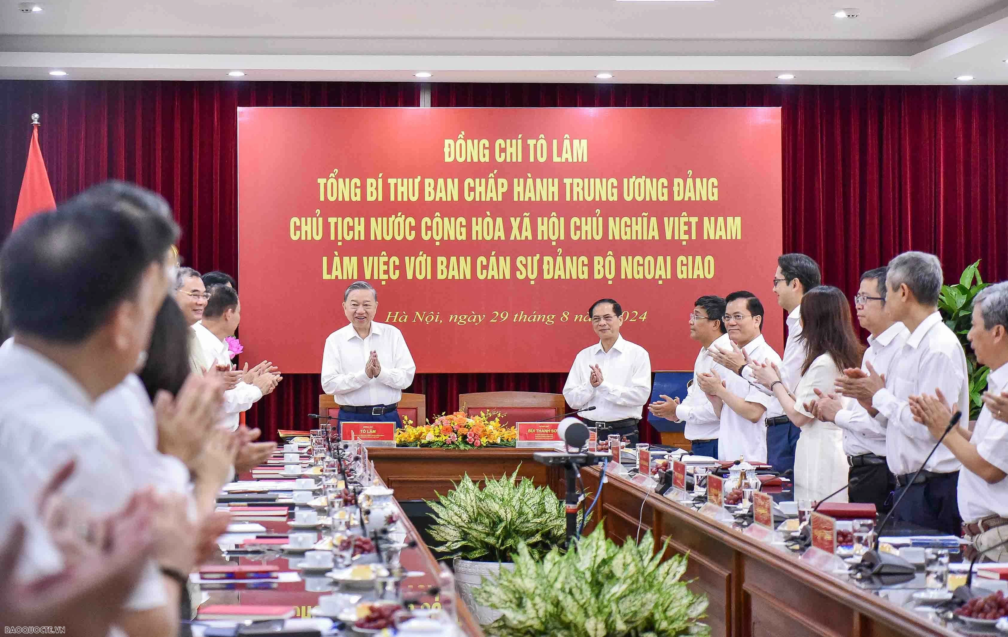 Tổng Bí thư, Chủ tịch nước: Ngoại giao Việt Nam phải vươn lên những tầm cao mới trong kỷ nguyên mới Tổng Bí thư, Chủ tịch nước: Ngoại giao Việt Nam phải vươn lên những tầm cao mới trong kỷ nguyên mới