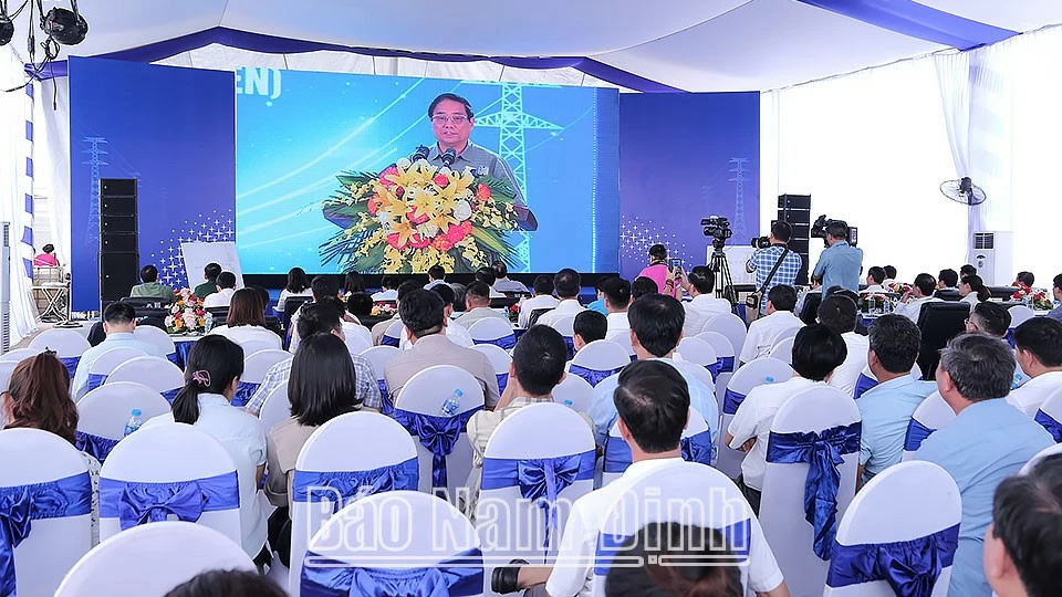 Khánh thành Dự án đường dây 500kV mạch 3 từ Quảng Trạch (Quảng Bình) đến Phố Nối (Hưng Yên) Khánh thành Dự án đường dây 500kV mạch 3 từ Quảng Trạch (Quảng Bình) đến Phố Nối (Hưng Yên)