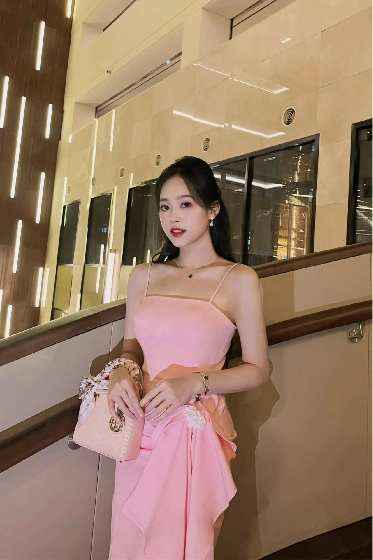 Á hậu Trịnh Thùy Linh Á hậu Trịnh Thùy Linh