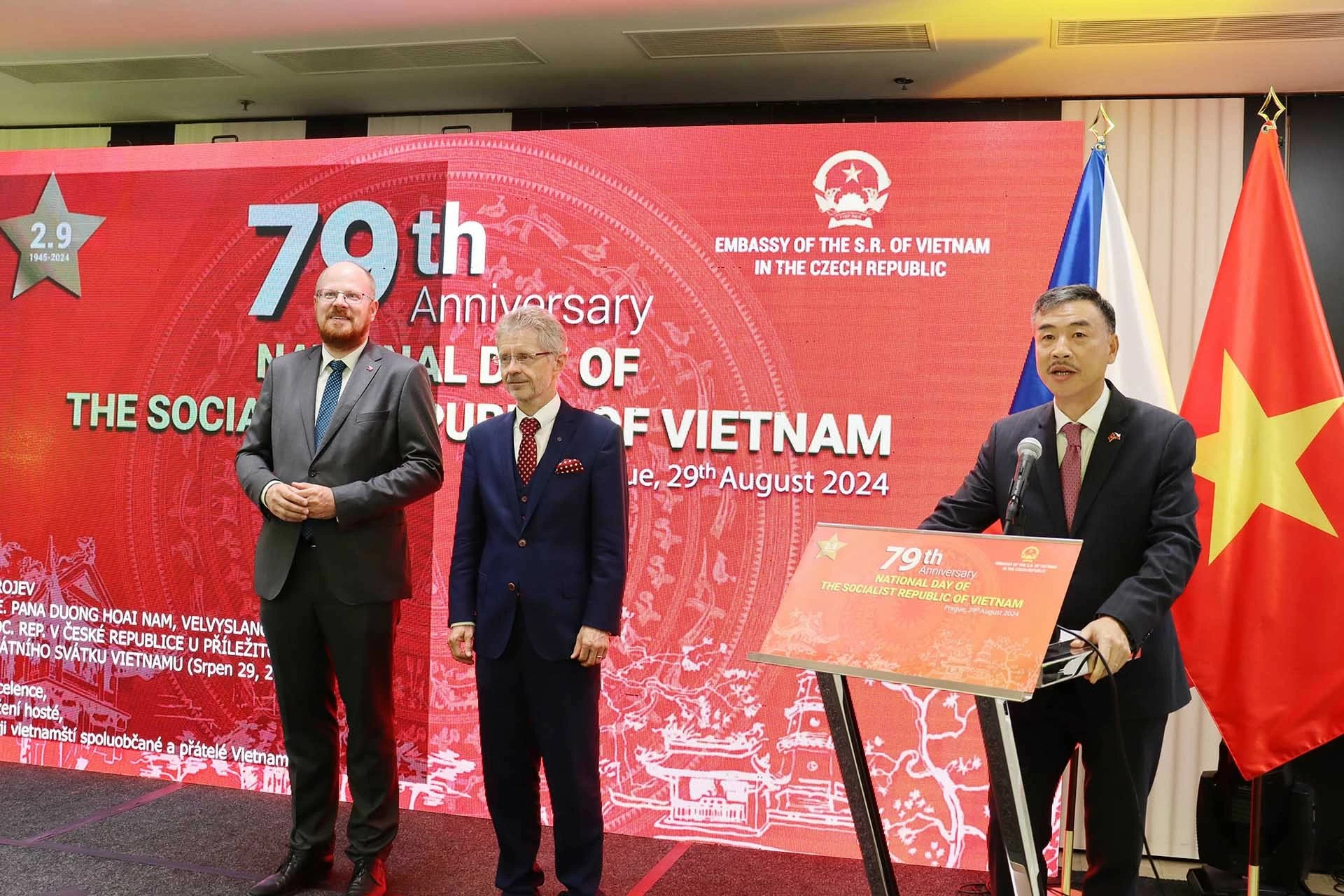Đại sứ quán Việt Nam tại Czech long trọng tổ chức lễ kỷ niệm 79 năm Quốc khánh Đại sứ quán Việt Nam tại Czech long trọng tổ chức lễ kỷ niệm 79 năm Quốc khánh