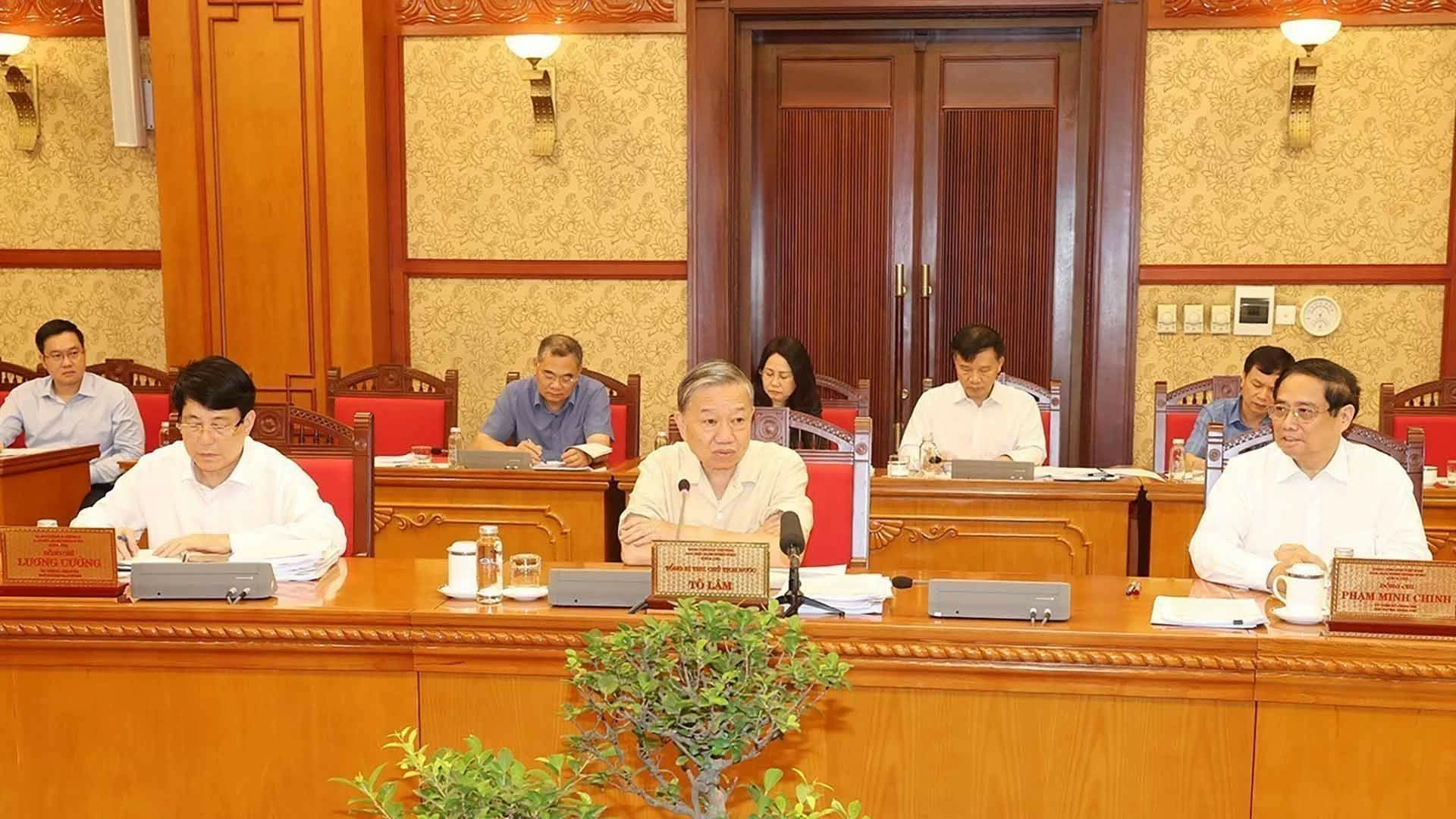 Tổng Bí thư, Chủ tịch nước Tô Lâm chủ trì họp Bộ Chính trị cho ý kiến vào các văn kiện Tổng Bí thư, Chủ tịch nước Tô Lâm chủ trì họp Bộ Chính trị cho ý kiến vào các văn kiện