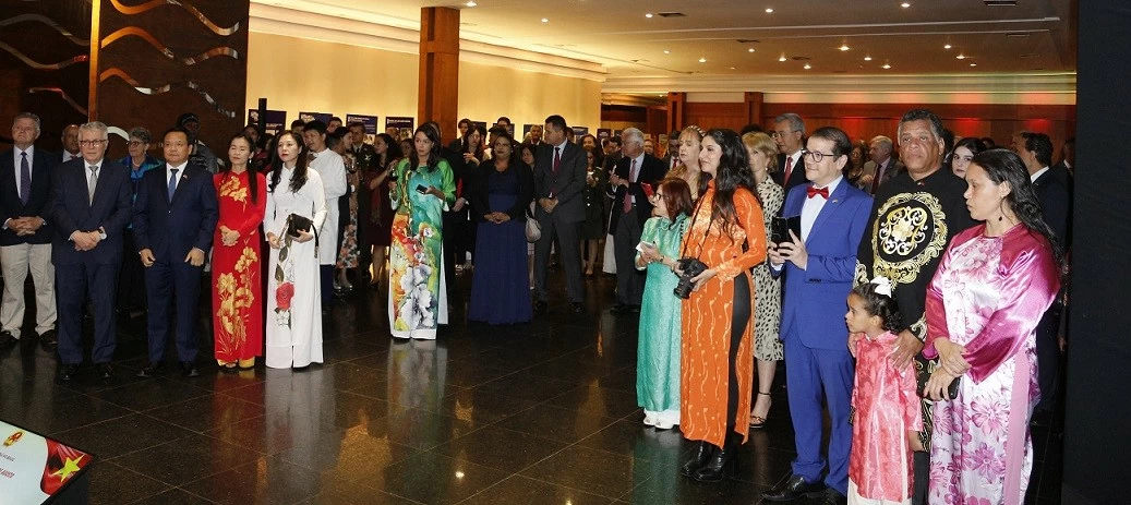 Đại sứ quán Việt Nam tại Brazil tổ chức Lễ kỷ niệm 79 năm Cách mạng tháng Tám và Quốc khánh 2/9 Đại sứ quán Việt Nam tại Brazil tổ chức Lễ kỷ niệm 79 năm Cách mạng tháng Tám và Quốc khánh 2/9