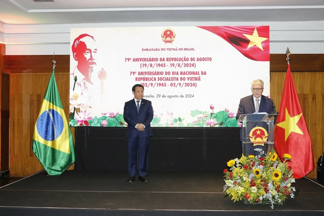 Đại sứ quán Việt Nam tại Brazil tổ chức Lễ kỷ niệm 79 năm Cách mạng tháng Tám và Quốc khánh 2/9 Đại sứ quán Việt Nam tại Brazil tổ chức Lễ kỷ niệm 79 năm Cách mạng tháng Tám và Quốc khánh 2/9