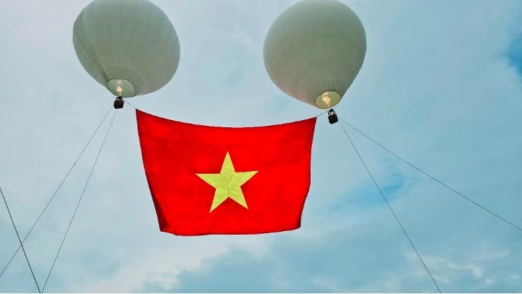 Cơ hội ngắm nhìn toàn cảnh TP. Hạ Long, Quảng Ninh tại Lễ hội khinh khí cầu Cơ hội ngắm nhìn toàn cảnh TP. Hạ Long, Quảng Ninh tại Lễ hội khinh khí cầu