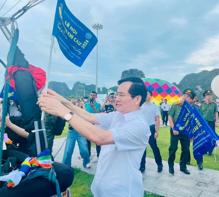 Cơ hội ngắm nhìn toàn cảnh TP. Hạ Long, Quảng Ninh tại Lễ hội khinh khí cầu Cơ hội ngắm nhìn toàn cảnh TP. Hạ Long, Quảng Ninh tại Lễ hội khinh khí cầu