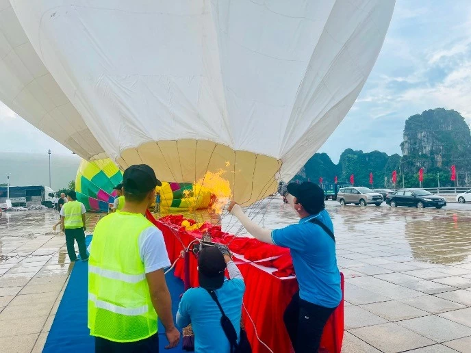 Cơ hội ngắm nhìn toàn cảnh TP. Hạ Long, Quảng Ninh tại Lễ hội khinh khí cầu Cơ hội ngắm nhìn toàn cảnh TP. Hạ Long, Quảng Ninh tại Lễ hội khinh khí cầu