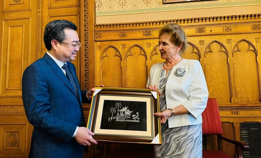 Bộ trưởng Nguyễn Thanh Nghị dẫn đầu Đoàn công tác Bộ Xây dựng làm việc tại Hungary Bộ trưởng Nguyễn Thanh Nghị dẫn đầu Đoàn công tác Bộ Xây dựng làm việc tại Hungary