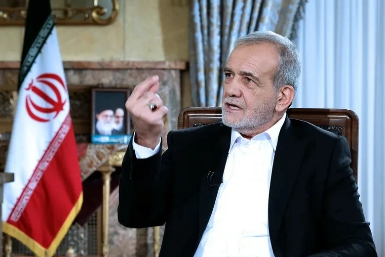 Tổng thống Iran Masoud Pezeshkian phát biểu trong một cuộc phỏng vấn trực tiếp trên truyền hình nhà nước, tại văn phòng của ông ở Tehran. (Nguồn: Văn phòng Tổng thống Iran) Tổng thống Iran Masoud Pezeshkian phát biểu trong một cuộc phỏng vấn trực tiếp trên truyền hình nhà nước, tại văn phòng của ông ở Tehran. (Nguồn: Văn phòng Tổng thống Iran)