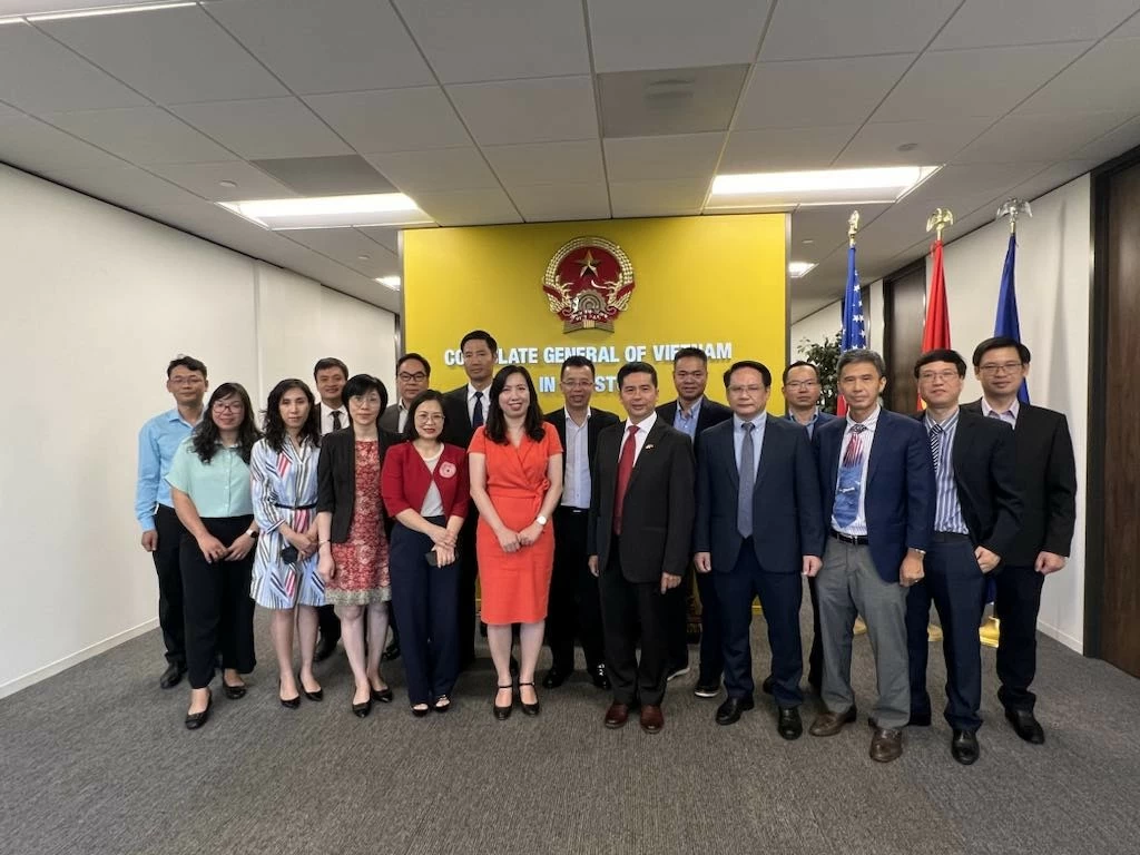 Thứ trưởng Lê Thị Thu Hằng dự Lễ kỷ niệm Quốc khánh, gặp gỡ kiều bào trẻ làm việc tại các tập đoàn công nghệ, tài chính lớn ở San Francisco Thứ trưởng Lê Thị Thu Hằng dự Lễ kỷ niệm Quốc khánh, gặp gỡ kiều bào trẻ làm việc tại các tập đoàn công nghệ, tài chính lớn ở San Francisco