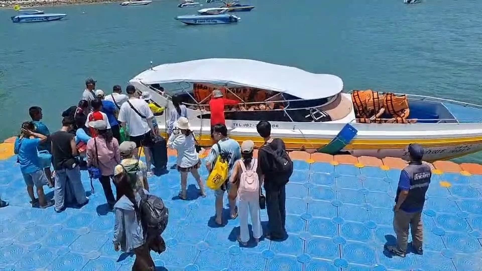 Xứ sở Chùa Vàng: Doanh thu du dịch dự kiến đạt 652,826 tỷ Baht trong 4 tháng cuối năm Xứ sở Chùa Vàng: Doanh thu du dịch dự kiến đạt 652,826 tỷ Baht trong 4 tháng cuối năm