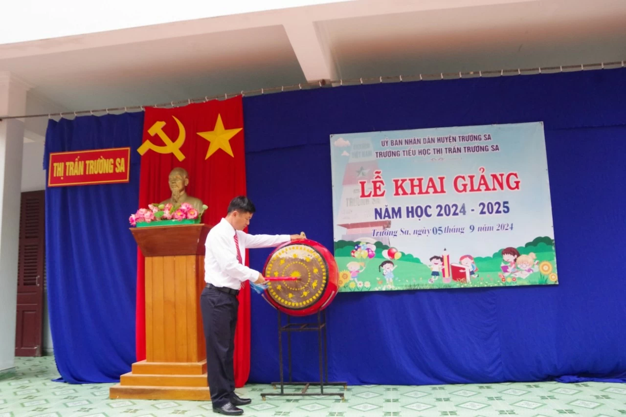Không khí rộn ràng ngày khai giảng ở huyện đảo Trường Sa Không khí rộn ràng ngày khai giảng ở huyện đảo Trường Sa