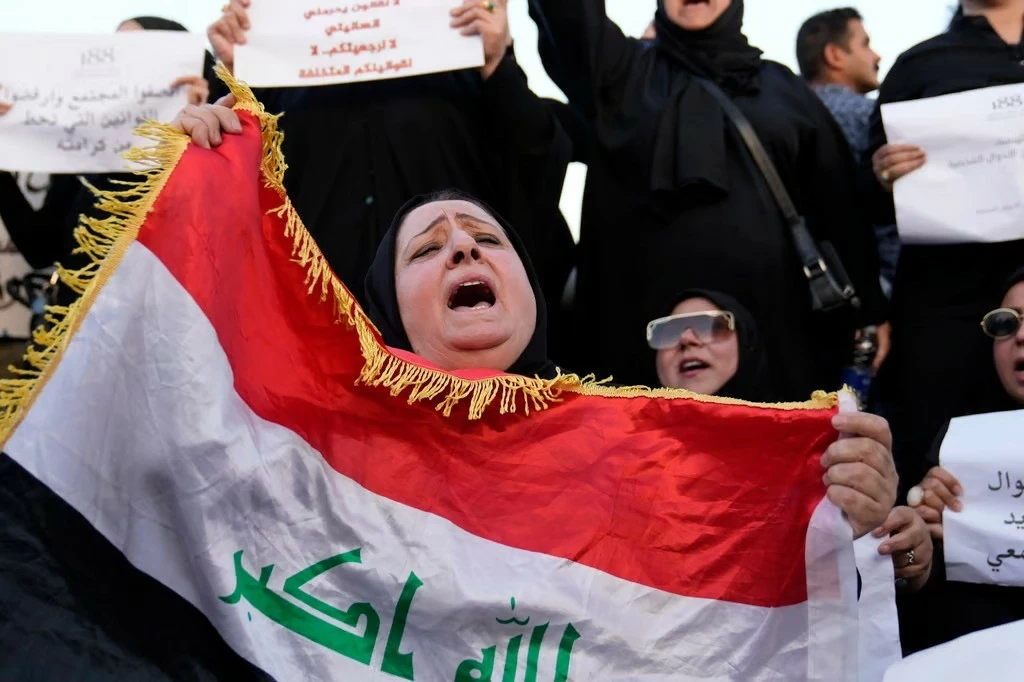 Muốn tránh ảnh hưởng của phương Tây, các đảng phái ở Iraq đưa ra một dự luật bị tranh cãi gắt Muốn tránh ảnh hưởng của phương Tây, các đảng phái ở Iraq đưa ra một dự luật bị tranh cãi gắt