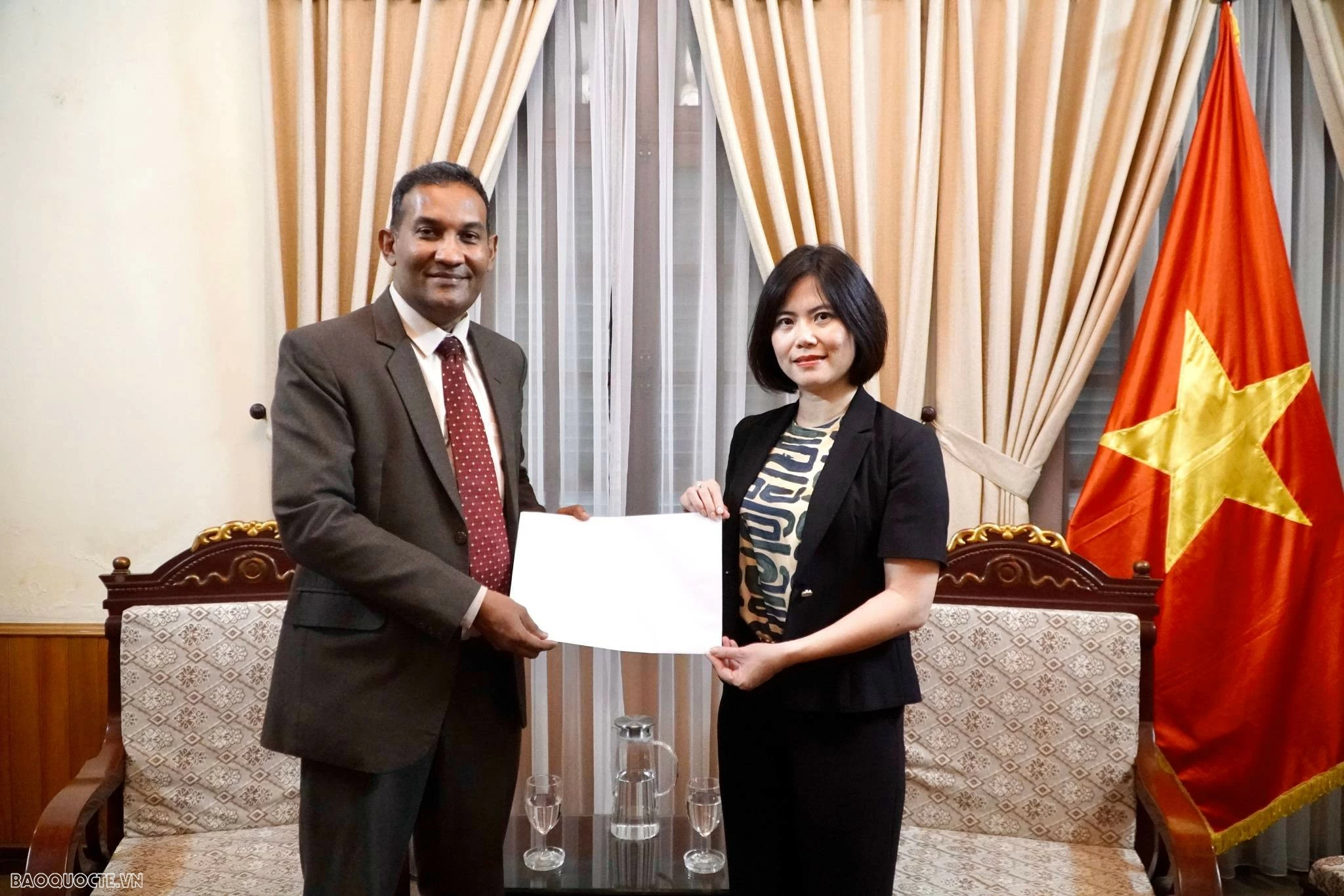 Bộ Ngoại giao tiếp nhận bản sao Thư ủy nhiệm bổ nhiệm Đại sứ Sri Lanka tại Việt Nam Bộ Ngoại giao tiếp nhận bản sao Thư ủy nhiệm bổ nhiệm Đại sứ Sri Lanka tại Việt Nam