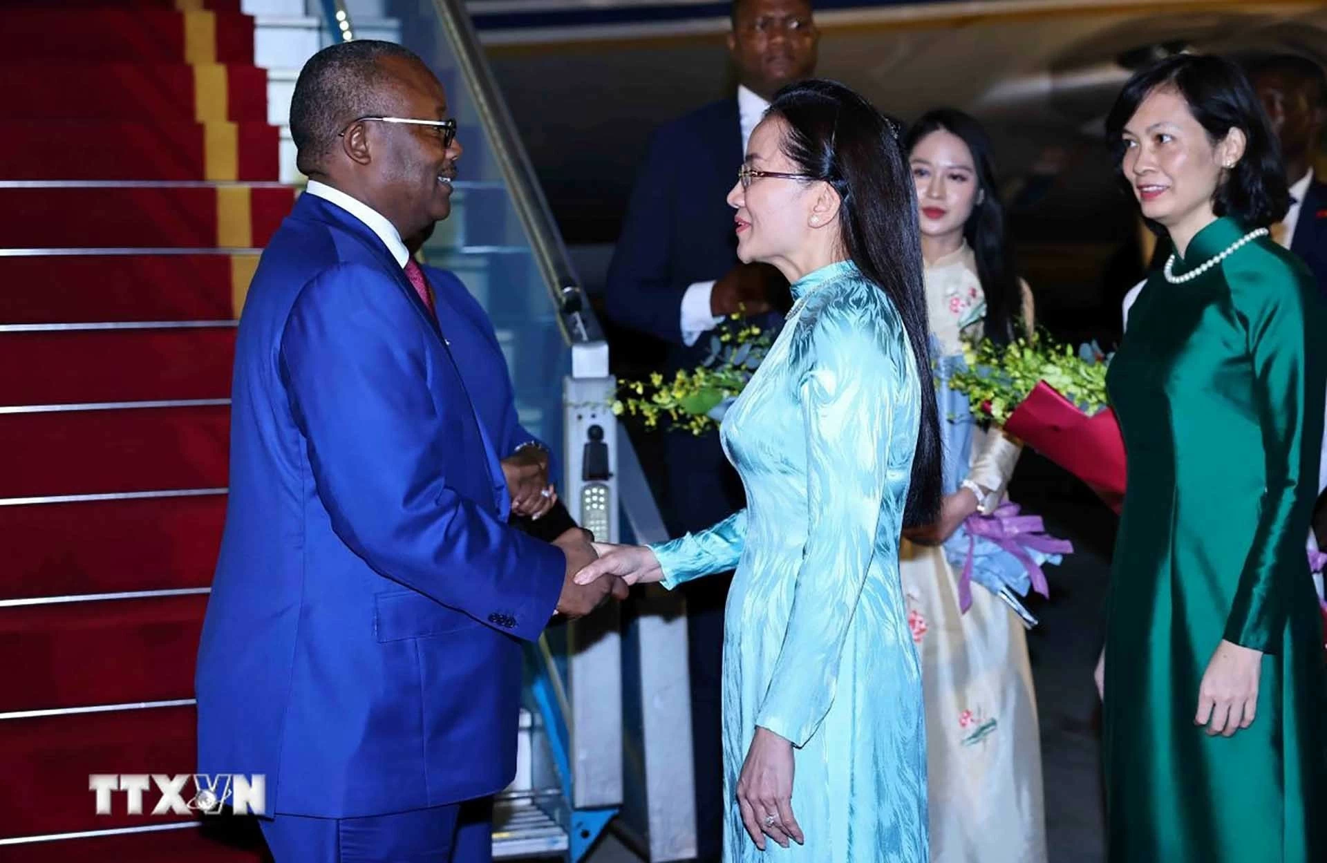 Tổng thống Cộng hòa Guinea-Bissau đến Hà Nội, bắt đầu thăm chính thức Việt Nam Tổng thống Cộng hòa Guinea-Bissau đến Hà Nội, bắt đầu thăm chính thức Việt Nam