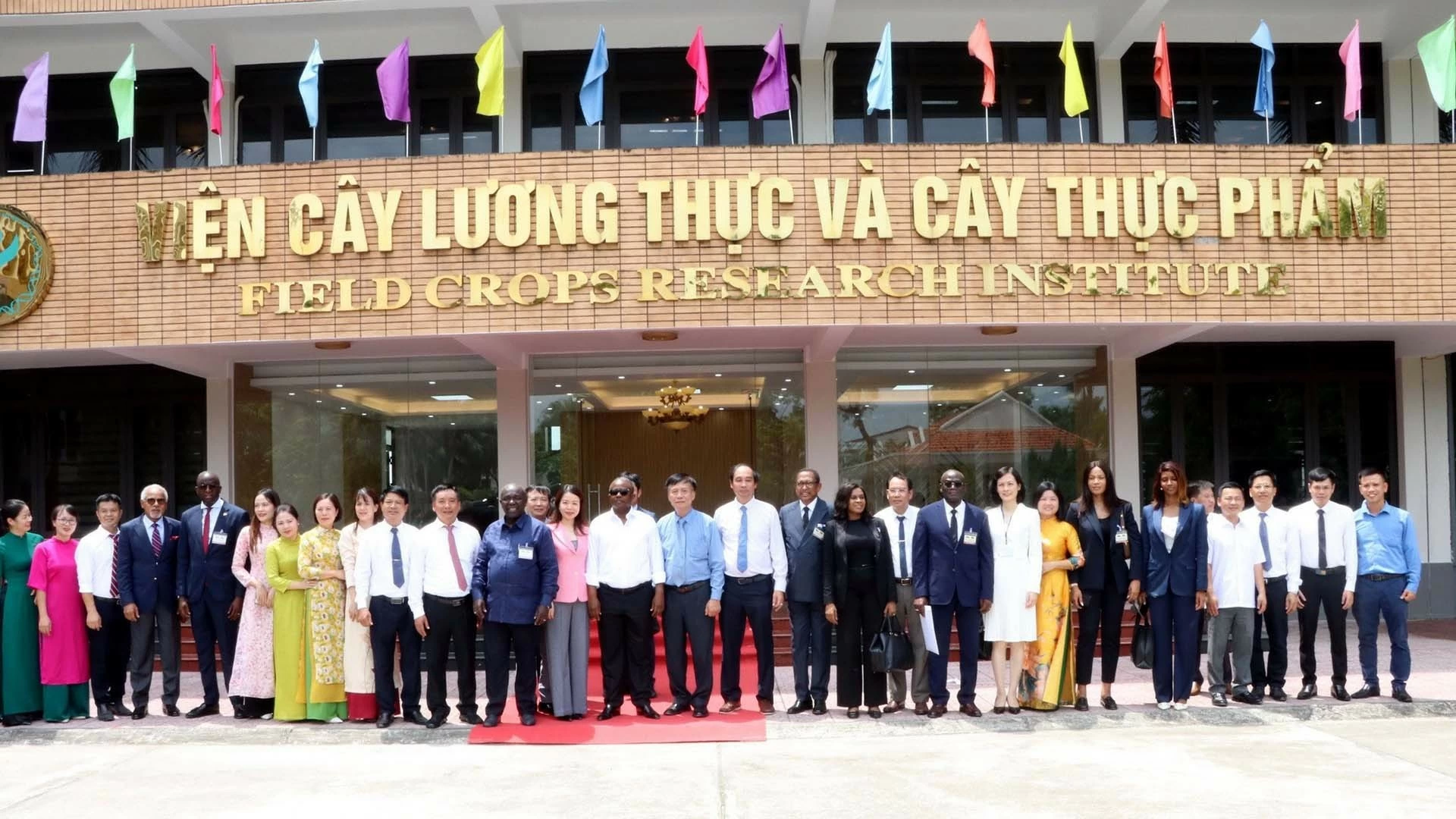 Việt Nam và Guinea-Bissau thúc đẩy hợp tác phát triển nông nghiệp trong thời gian tới Việt Nam và Guinea-Bissau thúc đẩy hợp tác phát triển nông nghiệp trong thời gian tới