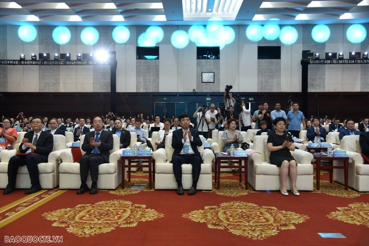 Quảng Tây đẩy mạnh hợp tác truyền thông 'Nam hướng' với các nước ASEAN Quảng Tây đẩy mạnh hợp tác truyền thông 'Nam hướng' với các nước ASEAN