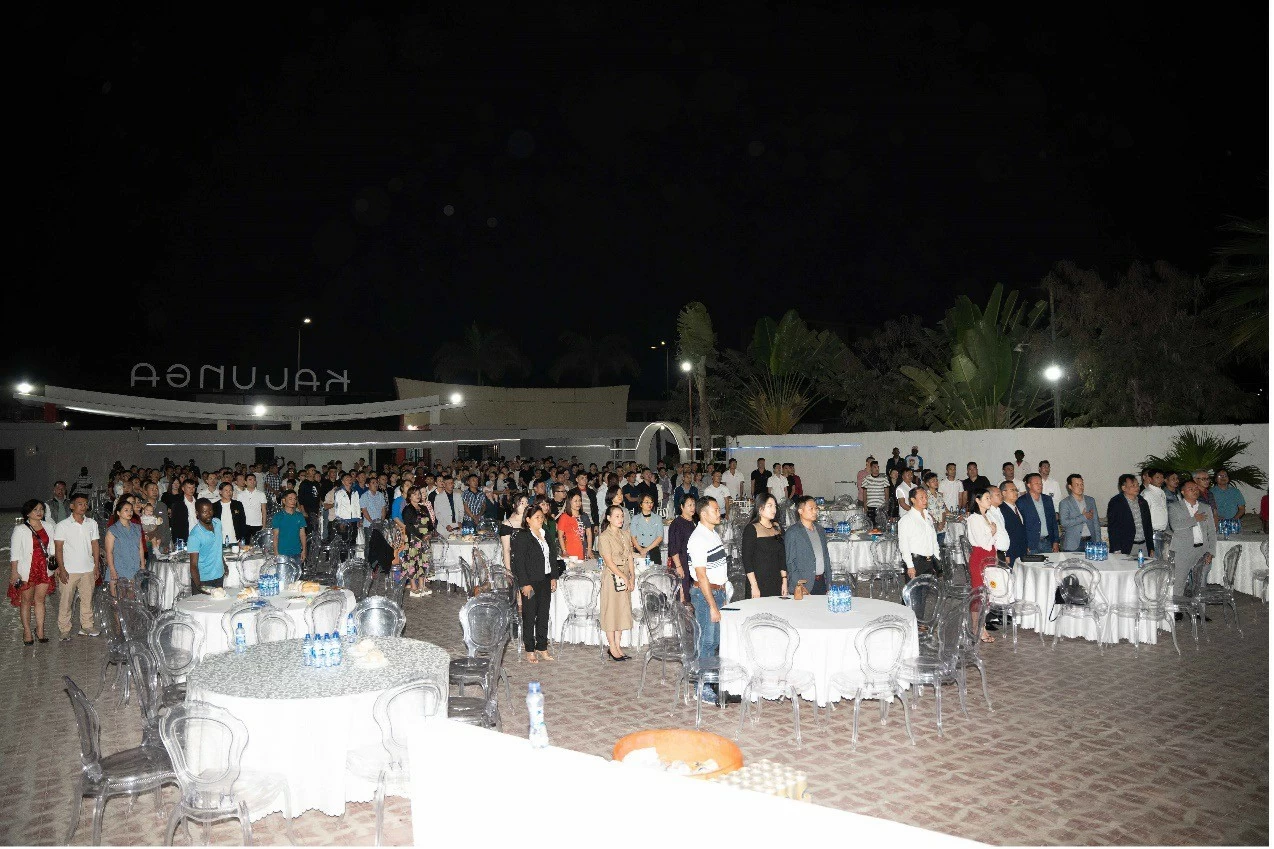 Cuộc giao lưu, đối thoại giữa Đại sứ quán và cộng đồng người Việt tại Benguela, Angola. Cuộc giao lưu, đối thoại giữa Đại sứ quán và cộng đồng người Việt tại Benguela, Angola.