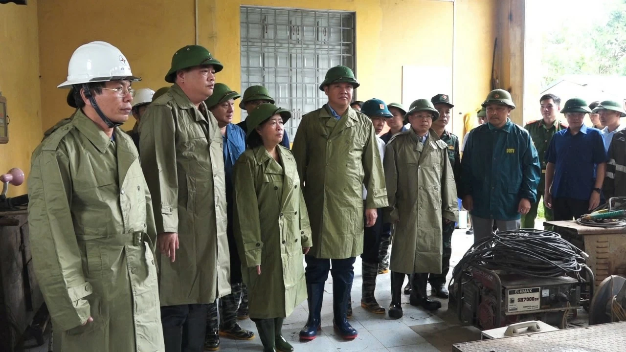 Bí thư Thành ủy Hà Nội Bùi Thị Minh Hoài và lãnh đạo Thành phố kiểm tra Trạm bơm Khê Tang 2, xã Cự Khê, huyện Thanh Oai(Nguồn: Thành ủy Hà Nội Bí thư Thành ủy Hà Nội Bùi Thị Minh Hoài và lãnh đạo Thành phố kiểm tra Trạm bơm Khê Tang 2, xã Cự Khê, huyện Thanh Oai(Nguồn: Thành ủy Hà Nội