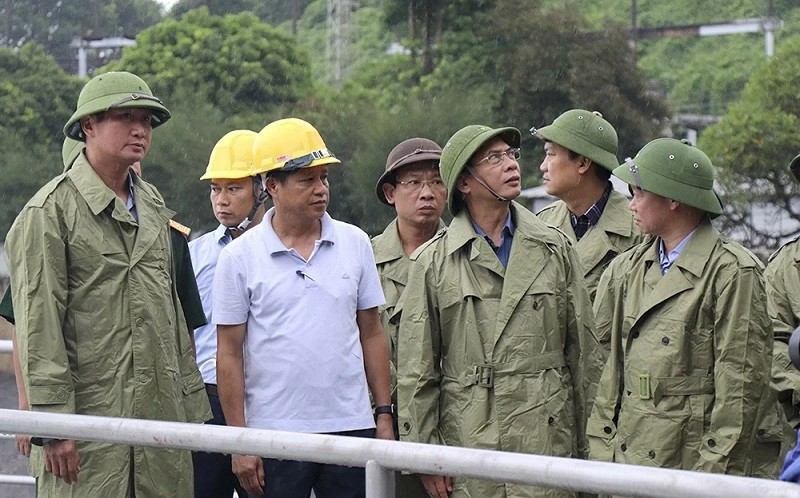 Phó Thủ tướng Bùi Thanh Sơn kiểm tra công tác ứng phó với thiên tai tại Yên Bái Phó Thủ tướng Bùi Thanh Sơn kiểm tra công tác ứng phó với thiên tai tại Yên Bái