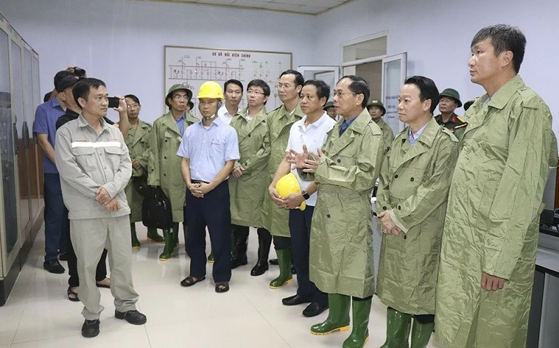 Phó Thủ tướng Bùi Thanh Sơn kiểm tra công tác ứng phó với thiên tai tại Yên Bái Phó Thủ tướng Bùi Thanh Sơn kiểm tra công tác ứng phó với thiên tai tại Yên Bái