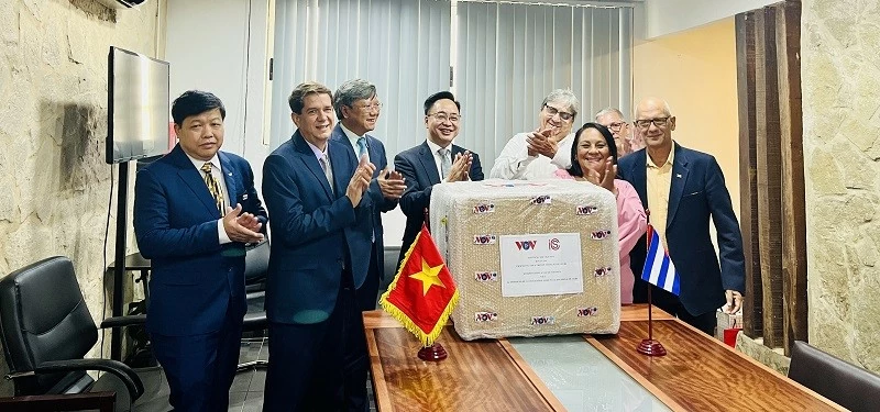 Đoàn công tác Đài tiếng nói Việt Nam thăm làm việc tại Cuba Đoàn công tác Đài tiếng nói Việt Nam thăm làm việc tại Cuba