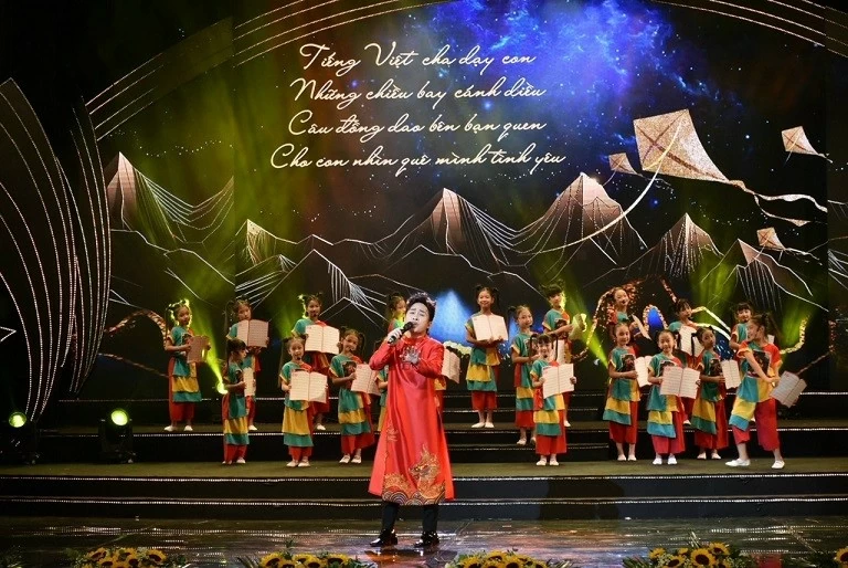 Truyền cảm hứng về tình yêu và tâm huyết gìn giữ tiếng Việt Truyền cảm hứng về tình yêu và tâm huyết gìn giữ tiếng Việt