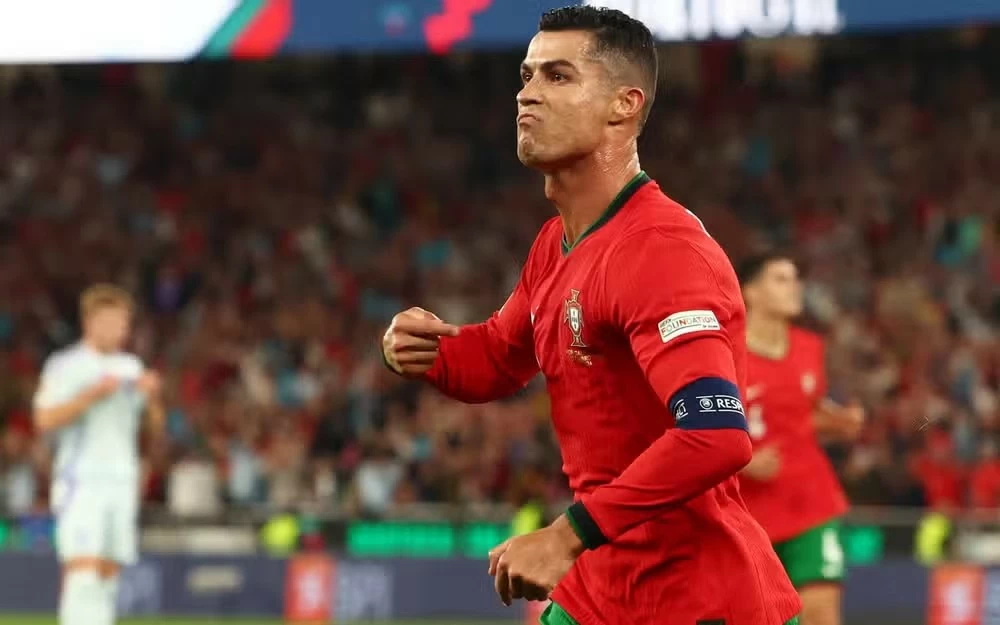 Ronaldo đạt cột mốc ghi bàn vô tiền khoáng hậu Ronaldo đạt cột mốc ghi bàn vô tiền khoáng hậu