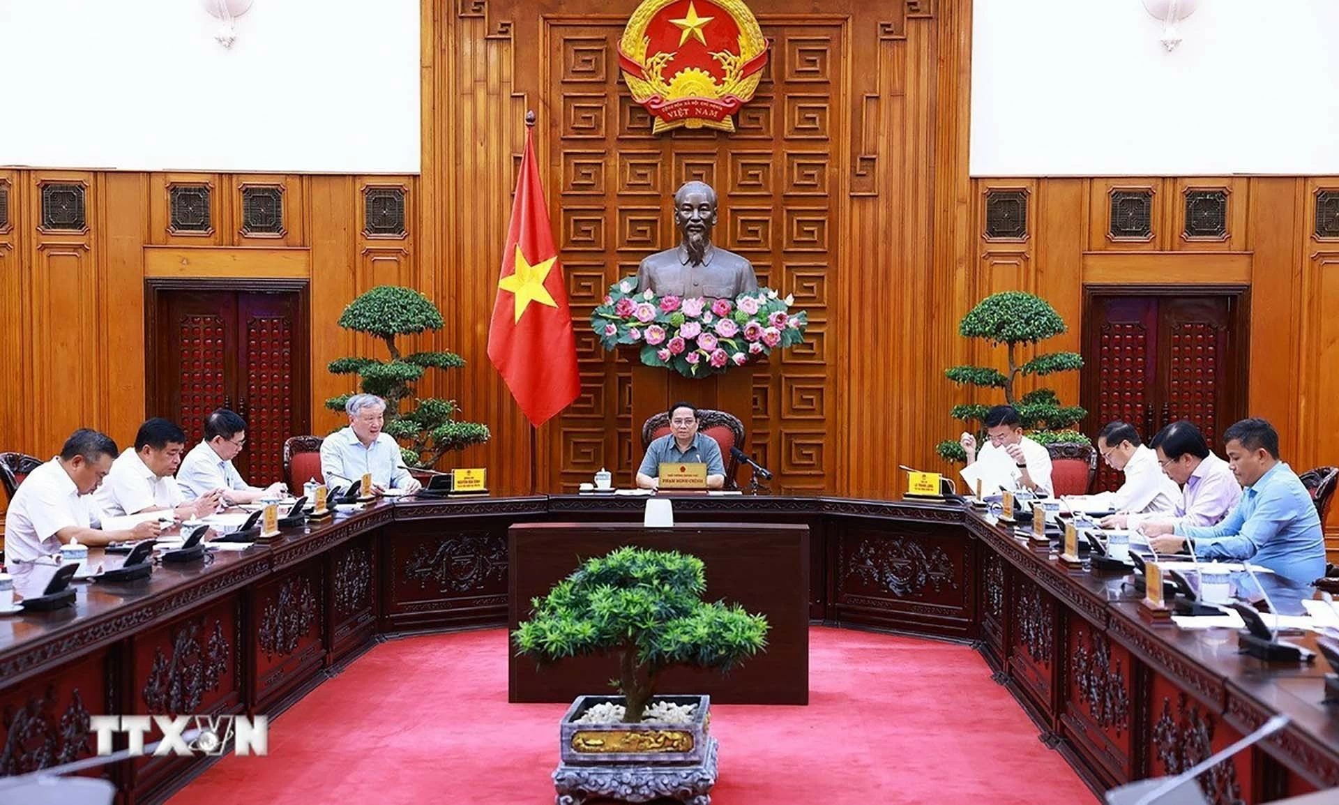 Thủ tướng Phạm Minh Chính: Đề xuất mục tiêu đưa Việt Nam thuộc nhóm từ 30 đến 35 nền kinh tế lớn trên thế giới Thủ tướng Phạm Minh Chính: Đề xuất mục tiêu đưa Việt Nam thuộc nhóm từ 30 đến 35 nền kinh tế lớn trên thế giới