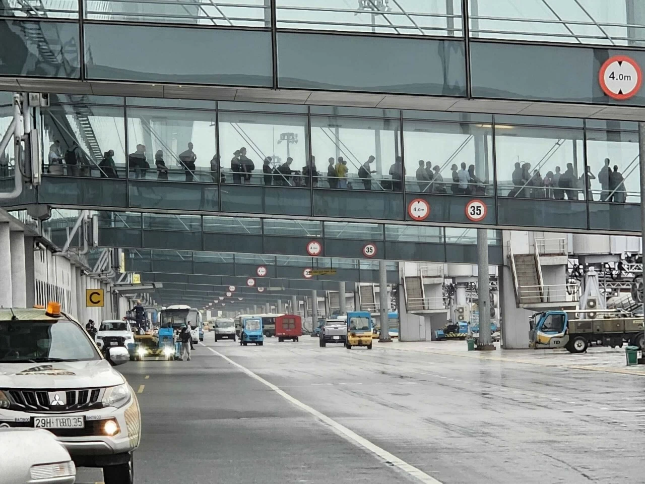 Cảng hàng không quốc tế Nội Bài đã khai thác trở lại bình thường sau thời gian ngừng tiếp thu, khai thác tàu bay do bão Yagi Cảng hàng không quốc tế Nội Bài đã khai thác trở lại bình thường sau thời gian ngừng tiếp thu, khai thác tàu bay do bão Yagi