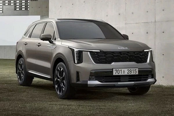 Kia Sorento 2024 sở hữu phần đầu xe được làm mới. Kia Sorento 2024 sở hữu phần đầu xe được làm mới.