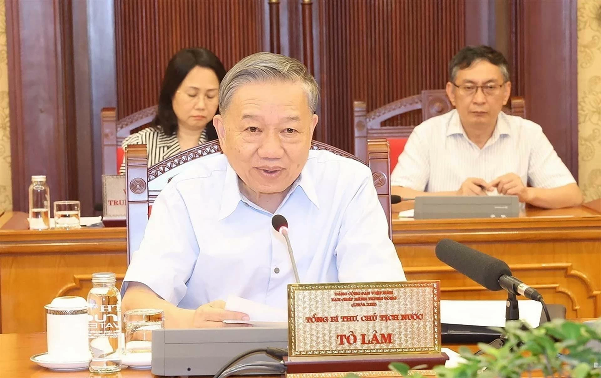Tổng Bí thư, Chủ tịch nước Tô Lâm thăm hỏi đồng bào, chiến sĩ bị ảnh hưởng của cơn bão số 3 (bão Yagi) Tổng Bí thư, Chủ tịch nước Tô Lâm thăm hỏi đồng bào, chiến sĩ bị ảnh hưởng của cơn bão số 3 (bão Yagi)