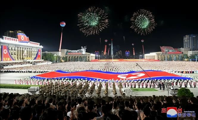 Điểm tin thế giới sáng 10/9: Trung Quốc ‘hợp tác thân thiện’ với Na Uy, Nga cảnh báo Trung Đông, pháo kích ở Sudan Điểm tin thế giới sáng 10/9: Trung Quốc ‘hợp tác thân thiện’ với Na Uy, Nga cảnh báo Trung Đông, pháo kích ở Sudan