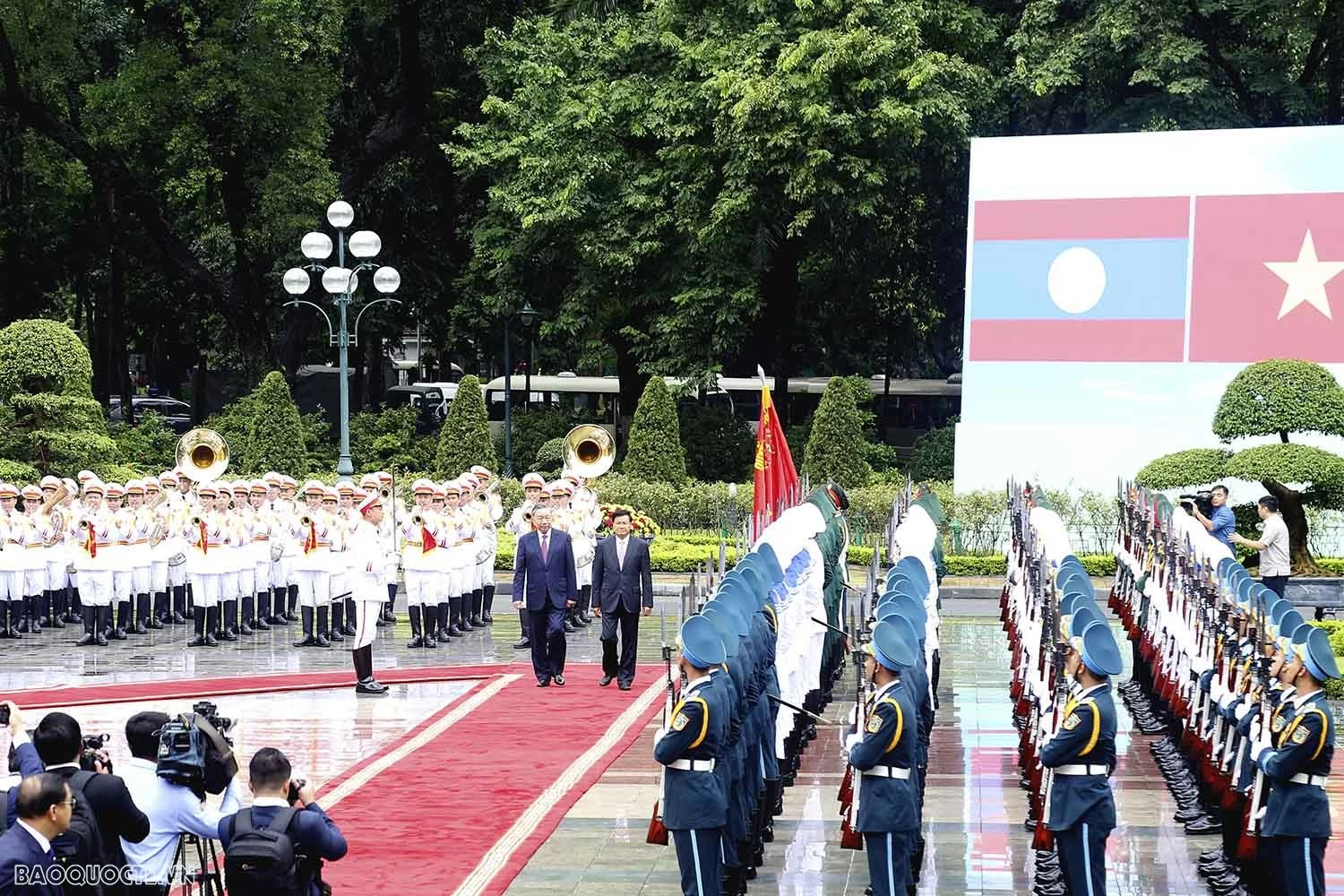 Tổng Bí thư, Chủ tịch nước Lào thăm Việt Nam: Dấu mốc quan trọng, góp phần đưa quan hệ Việt Nam-Lào phát triển lên tầm cao mới Tổng Bí thư, Chủ tịch nước Lào thăm Việt Nam: Dấu mốc quan trọng, góp phần đưa quan hệ Việt Nam-Lào phát triển lên tầm cao mới