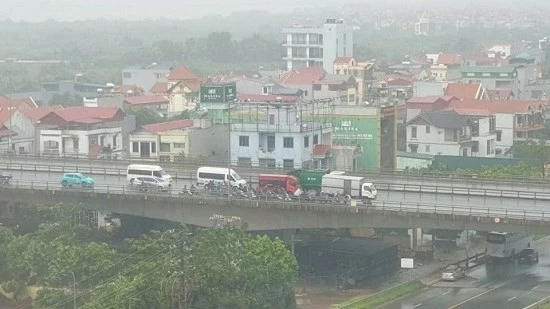 TS. Cù Văn Trung: 'Những hành động tử tế trong và sau cơn bão số 3 gieo thêm niềm tin vào cuộc sống' TS. Cù Văn Trung: 'Những hành động tử tế trong và sau cơn bão số 3 gieo thêm niềm tin vào cuộc sống'