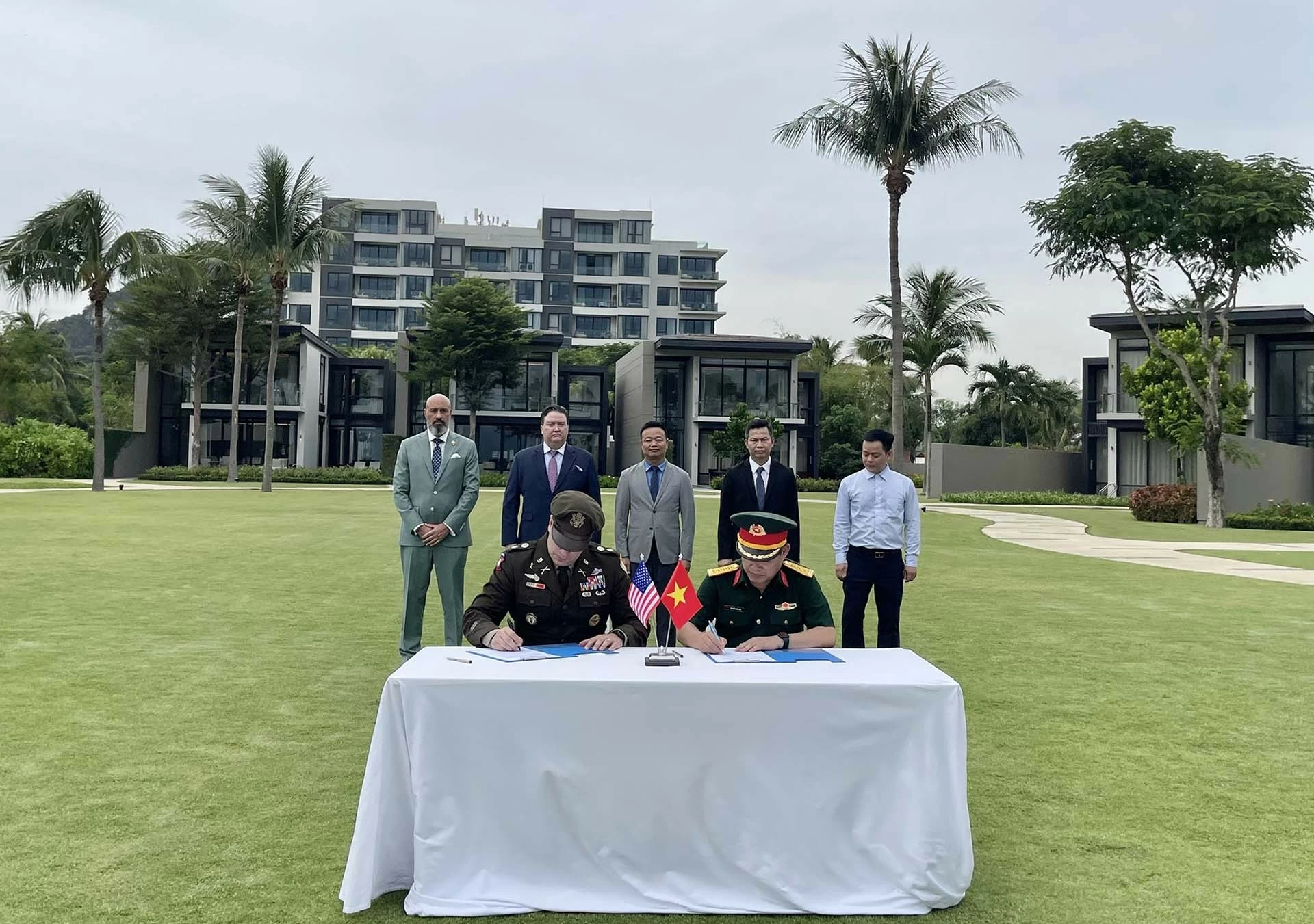 Lễ trao trả hài cốt quân nhân Hoa Kỳ lần thứ 167 Lễ trao trả hài cốt quân nhân Hoa Kỳ lần thứ 167