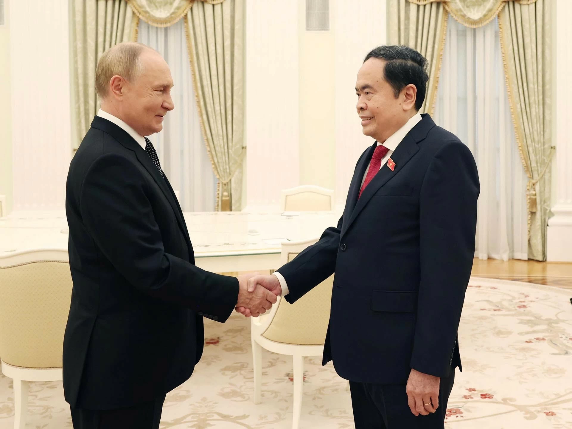 Chủ tịch Quốc hội Trần Thanh Mẫn hội kiến Tổng thống Liên bang Nga Vladimir Putin. (Nguồn: TTXVN) Chủ tịch Quốc hội Trần Thanh Mẫn hội kiến Tổng thống Liên bang Nga Vladimir Putin. (Nguồn: TTXVN)